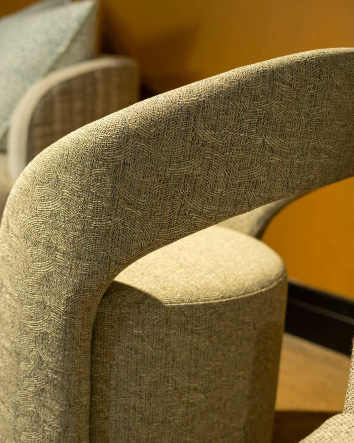 La Commode Swivel Chair - Image 3